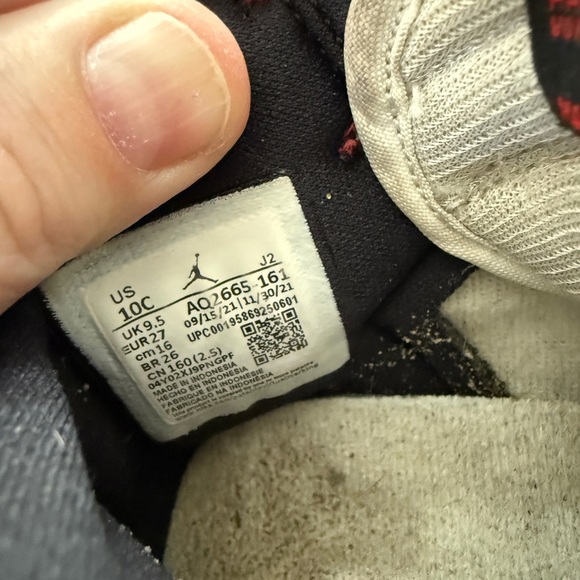 Nike Air Jordan 1 Retro High Heritage Boy's Size 10c Sneakers Red White - Picture 8 of 9